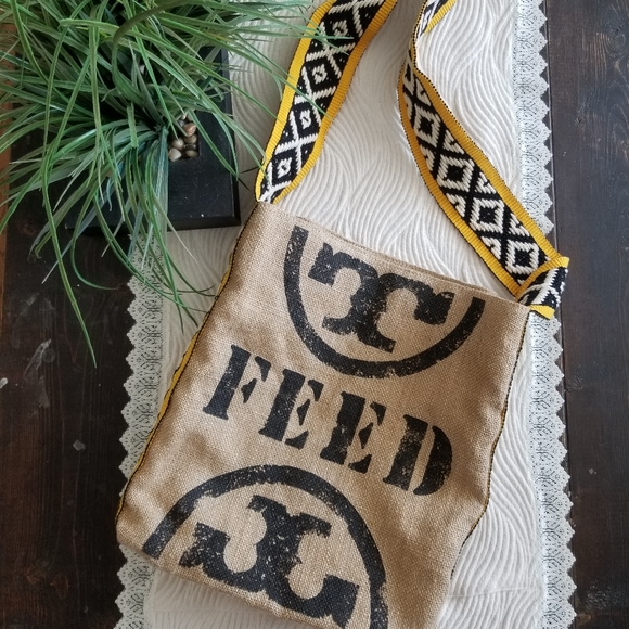 👜TORY BURCH FEED TOTE BAG